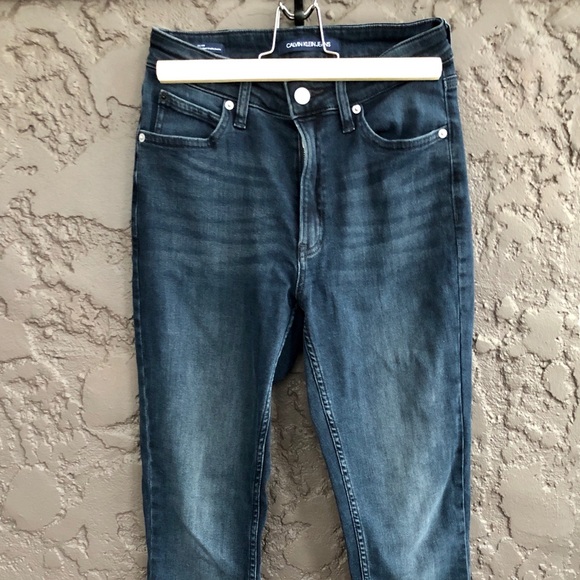 Calvin Klein High Rise Skinny Jean - Picture 1 of 2